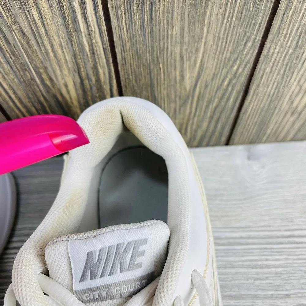 Nike Women City Court Low Top White Sneakers Size 9.5 White Silver Athletic